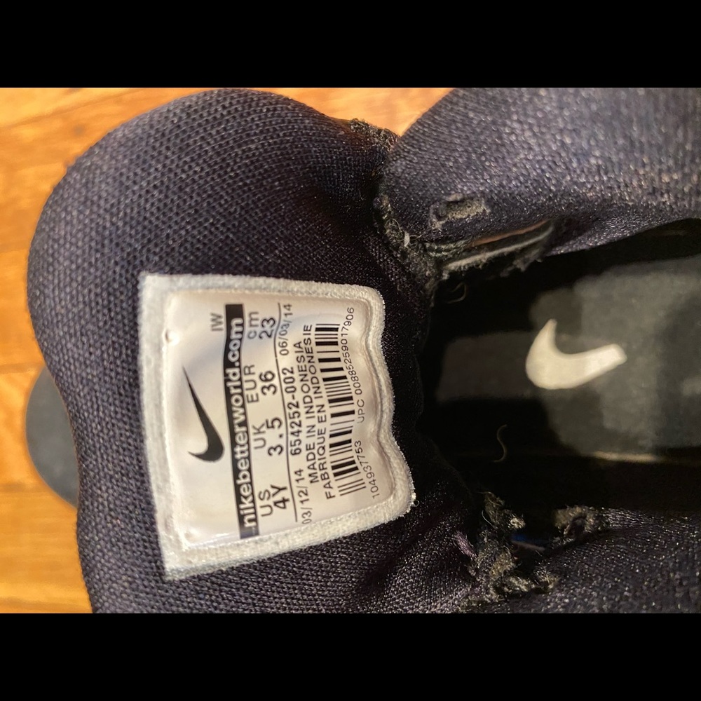 Nike Hyperdunks - Picture 7 of 7